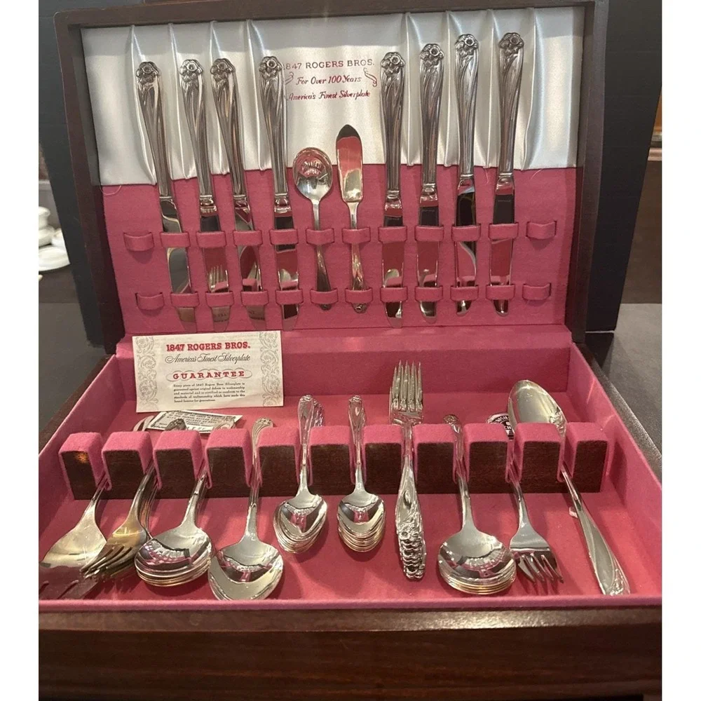 1847 Rogers Bros Silverplate Daffodil Wood Chest 52 Pieces Set 1950S #2